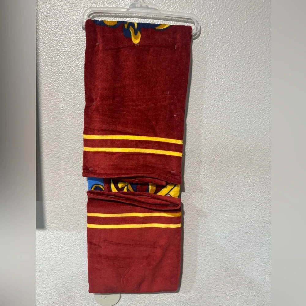HARRY POTTER Hogwarts Crest large Beach Towel